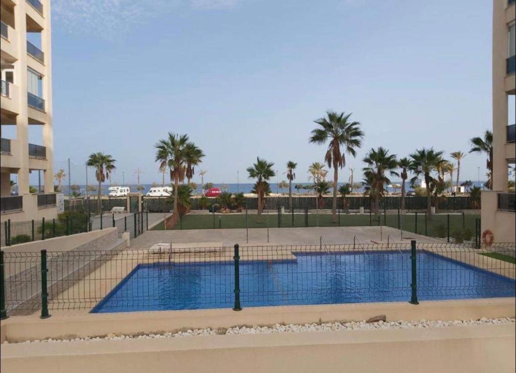Mar Y Sal En Primera Linea De Playa Vacaciones En Piscina Disponible A Partir De 1 De Julio Apartment